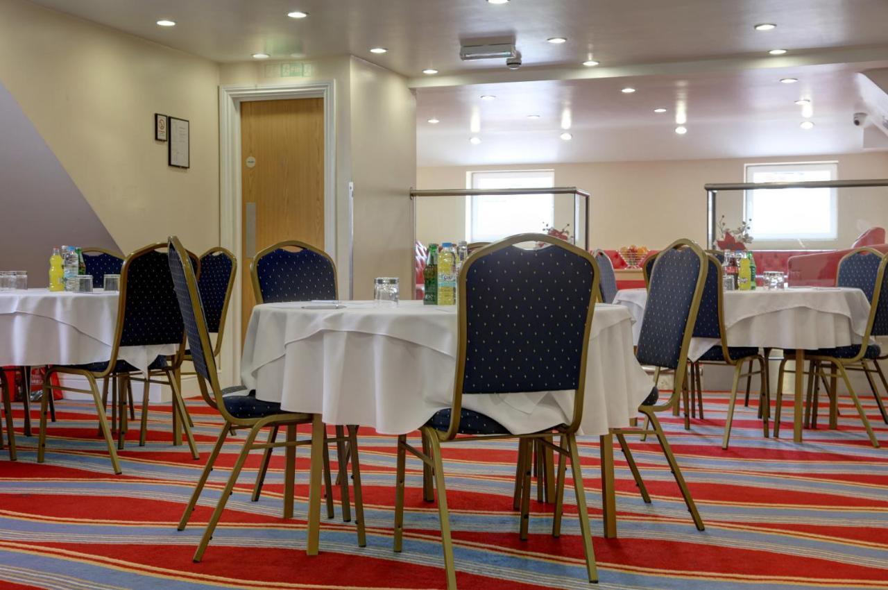 Best Western Greater London Илфорд Экстерьер фото