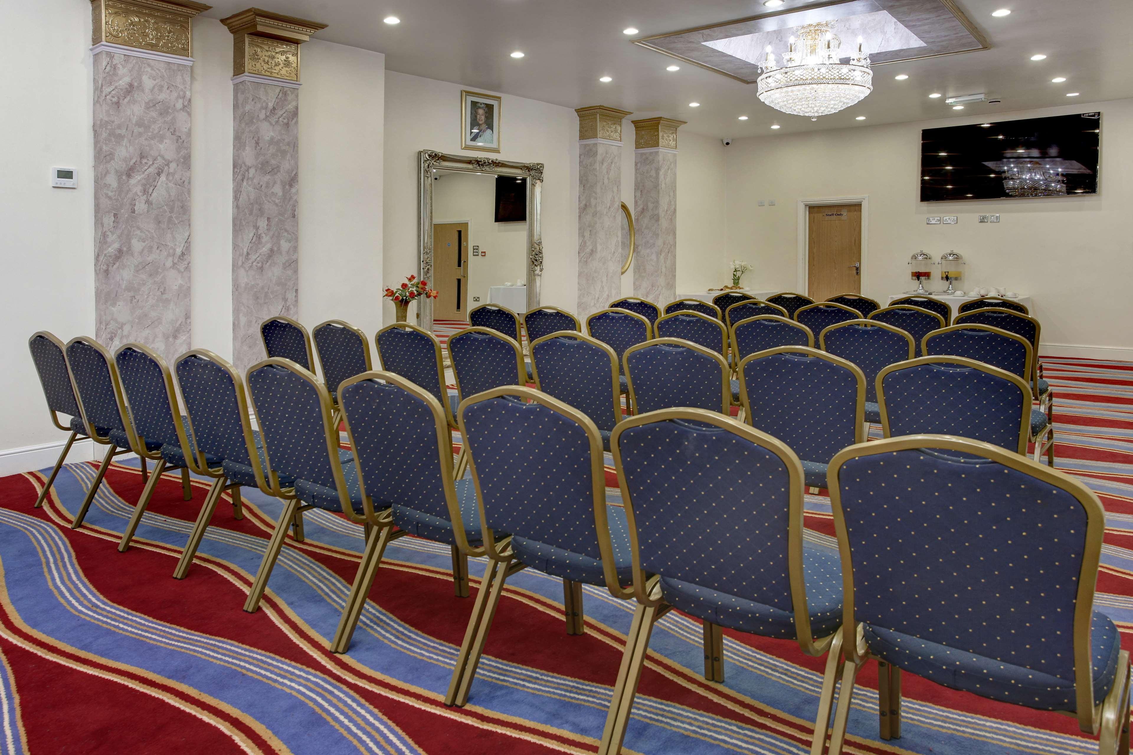 Best Western Greater London Илфорд Экстерьер фото