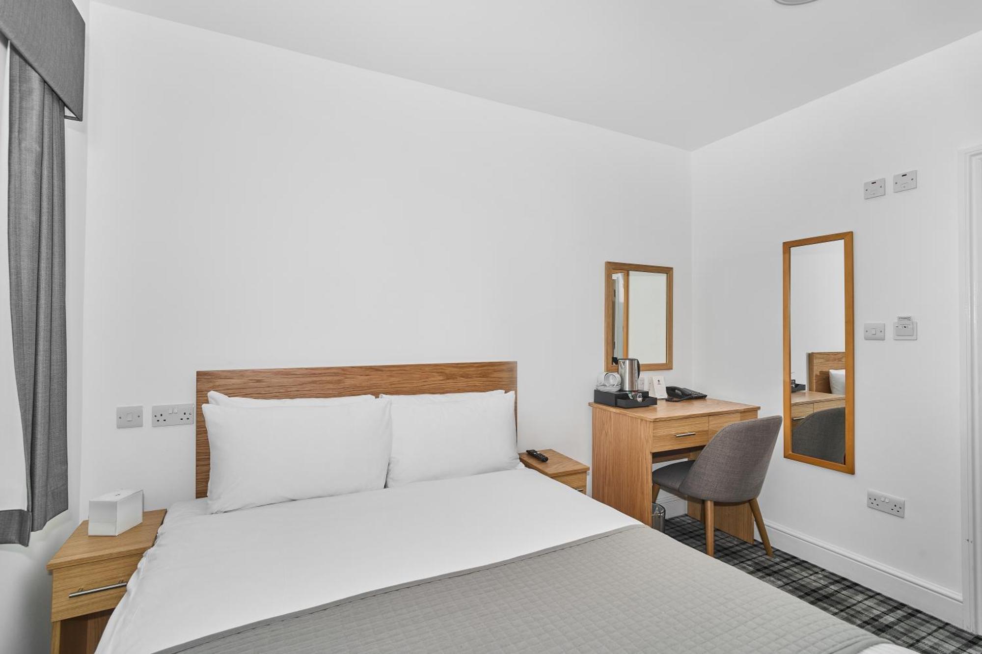 Best Western Greater London Илфорд Экстерьер фото